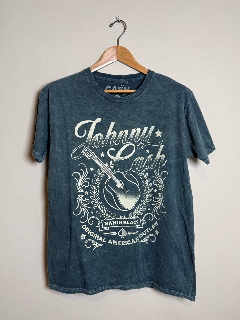Johnny Cash | "Man in Black" Graphic T-Shirt | Gray Wash | Size Large